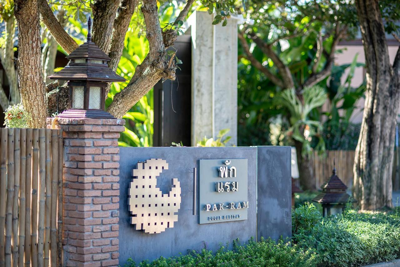 Pak Ram Hotell Mae Rim Eksteriør bilde