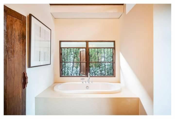 Pak Ram Hotell Mae Rim Eksteriør bilde